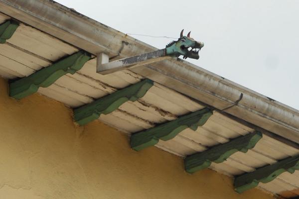 dragon roof downspout